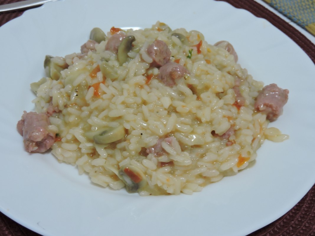 Risotto cu ciuperci si carnati proaspeti