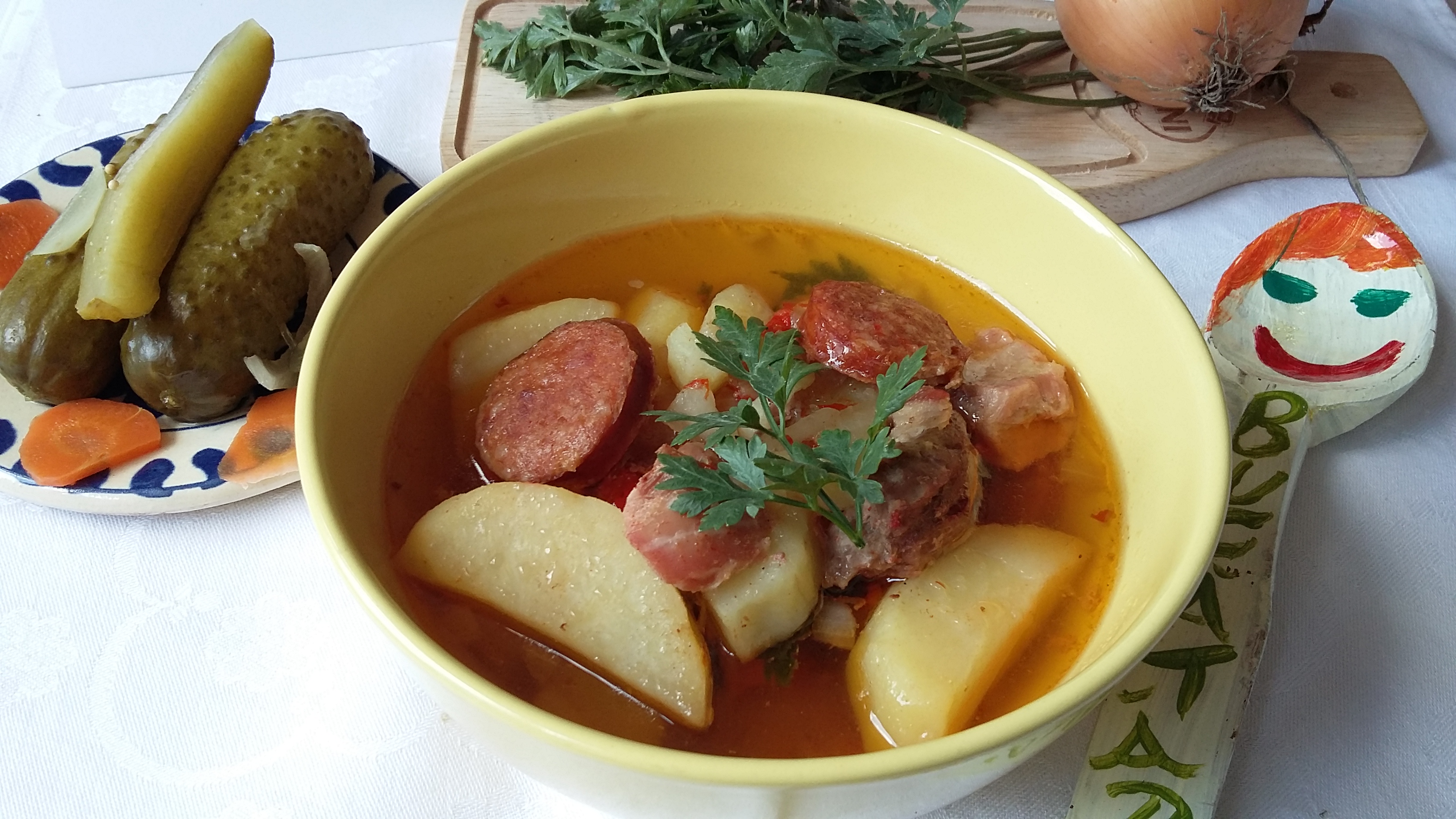 Gulas de porc la slow cooker Crock-Pot