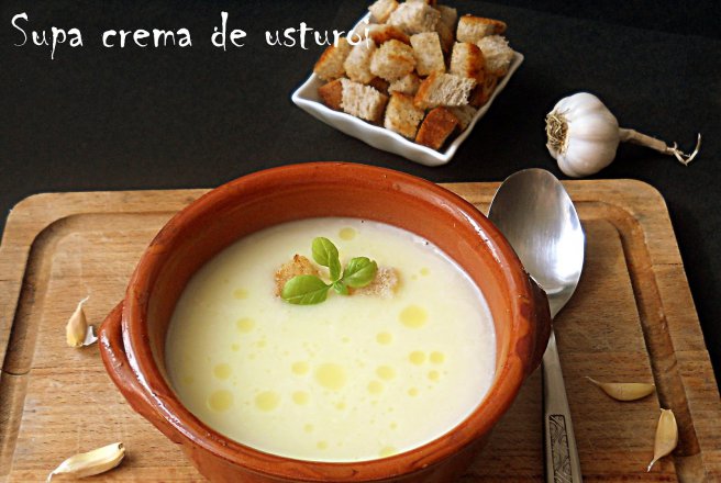 Supa crema de usturoi