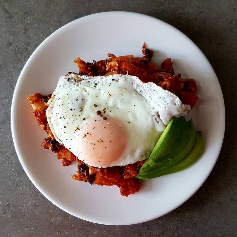 Enchilada vegetariana la tigaie cu dovleac si fasole neagra