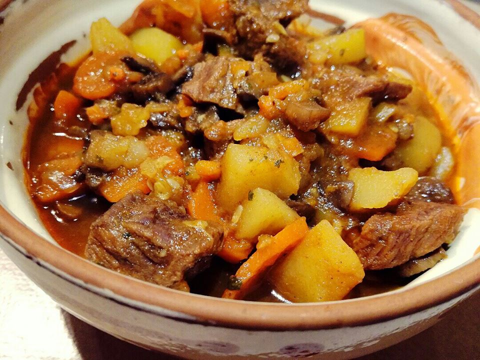 Carne de vita cu legume la slow cooker Crock-Pot