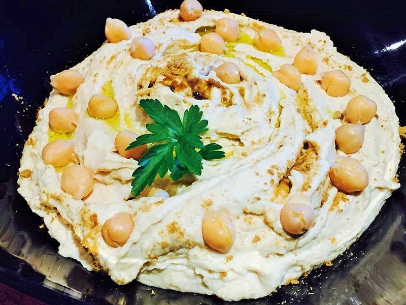 Salata hummus