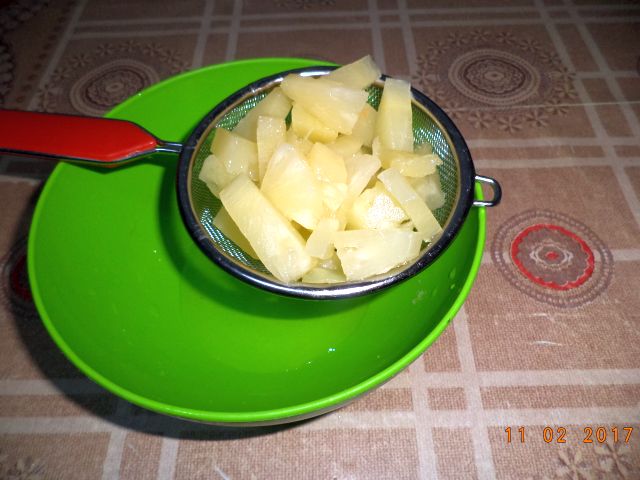 Pulpe de rata la cuptor cu sos de ananas