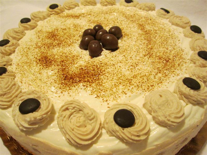 Desert tort cu crema de ness si iaurt