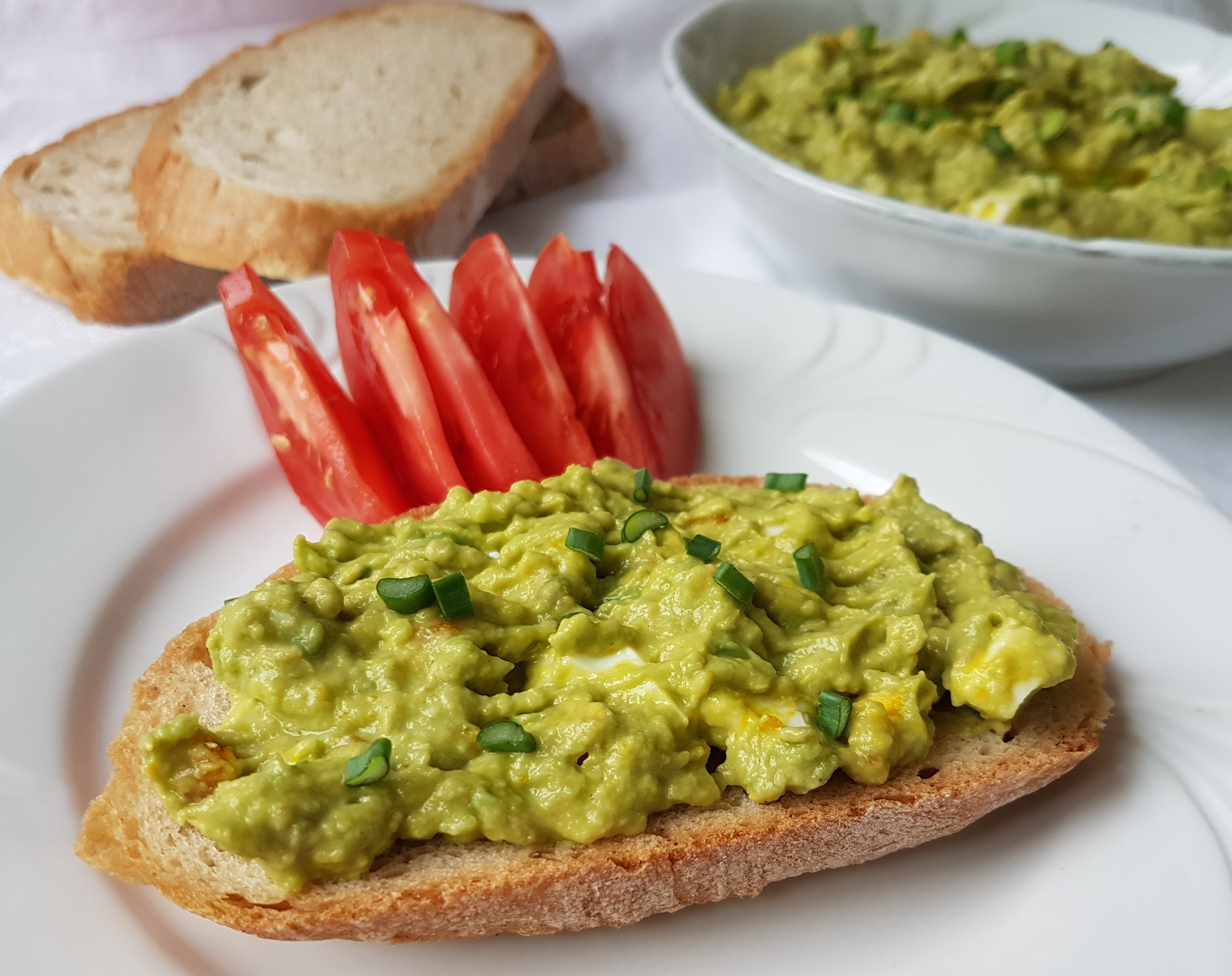 Salata de oua cu avocado