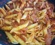 Penne cu sos de rosii si bacon-17