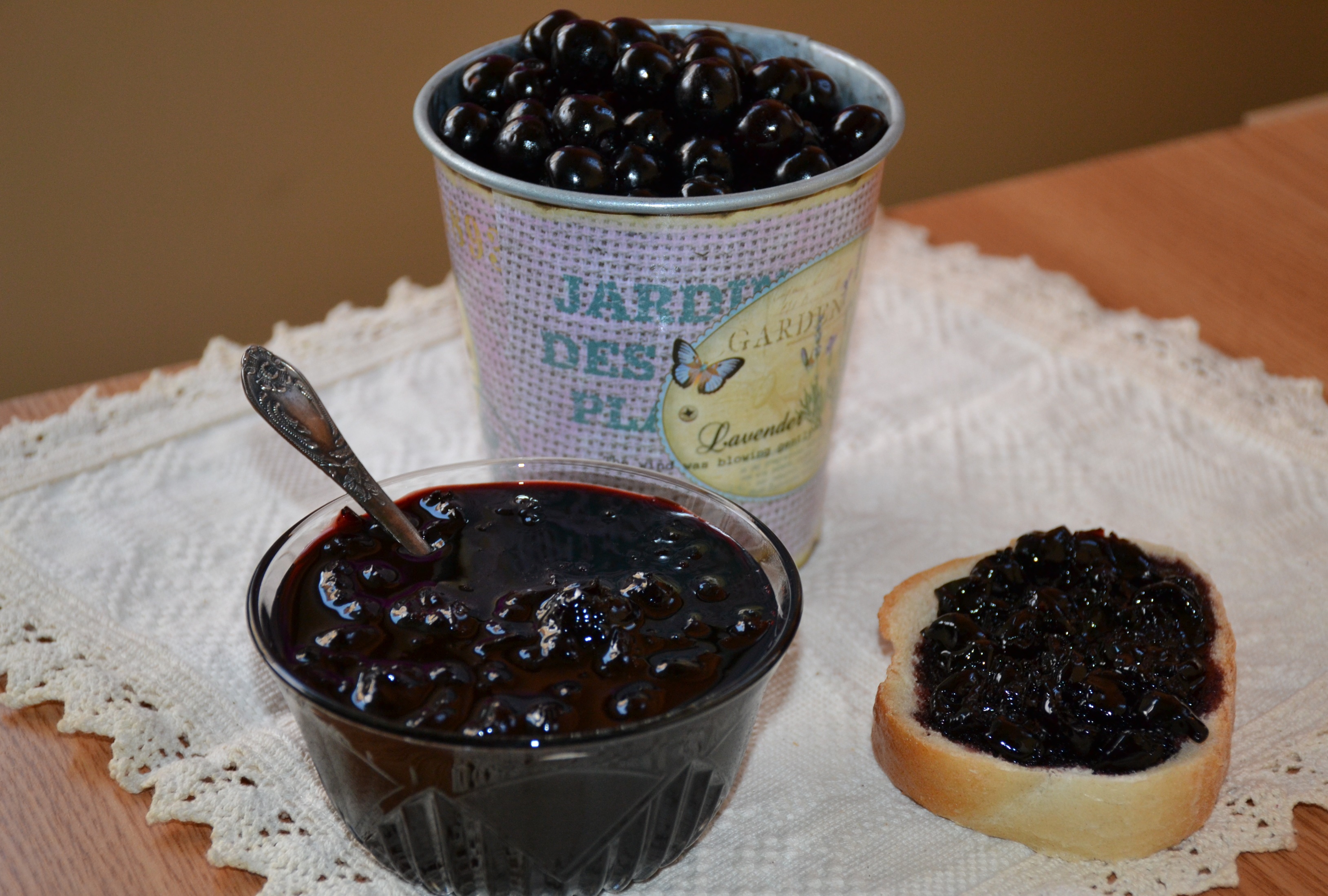 Dulceata de cirese negre