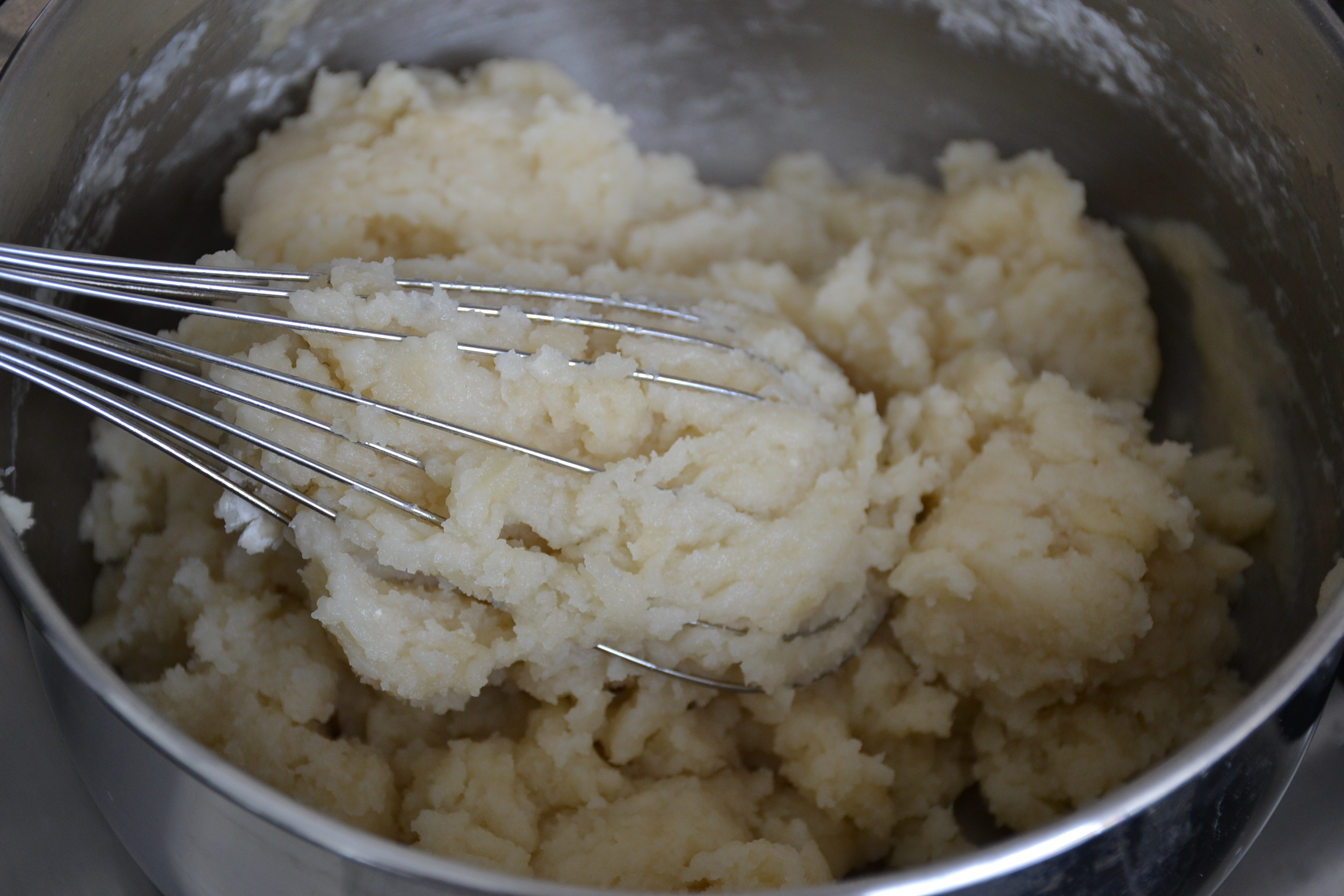 Desert choux a la creme cu capsuni