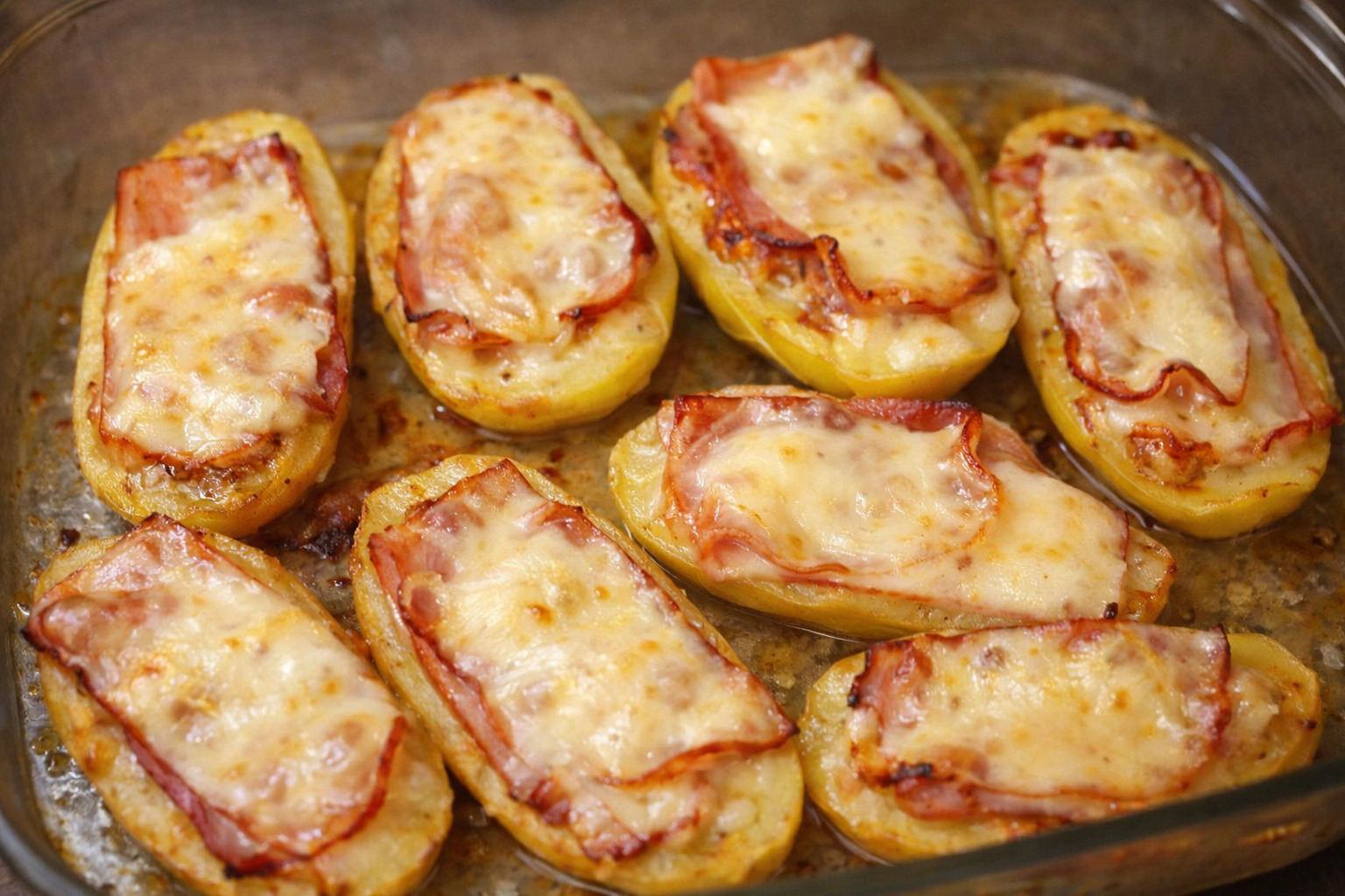 Aperitiv cartofi umpluti la cuptor