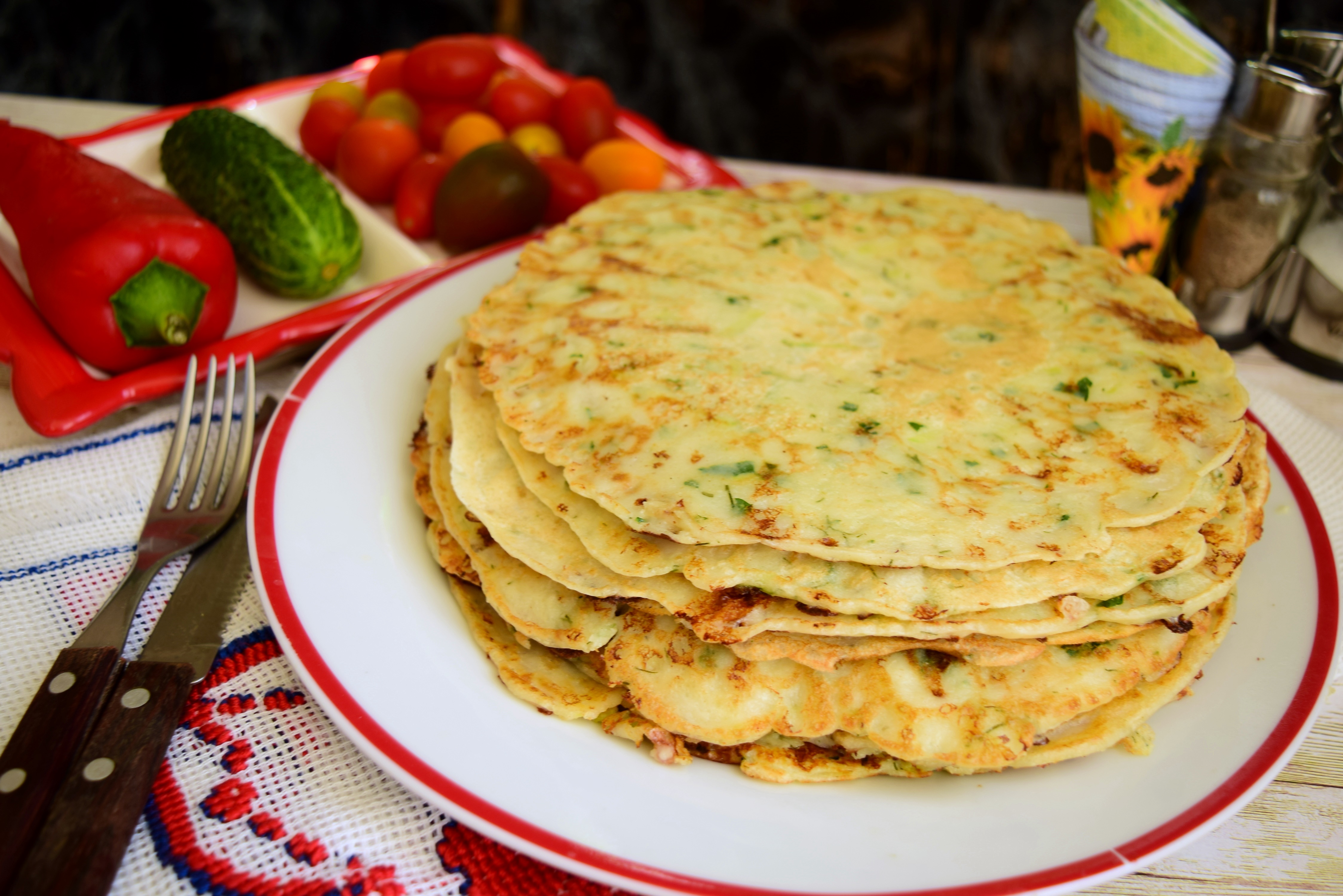 Aperitiv clatite cu branza si dovlecel