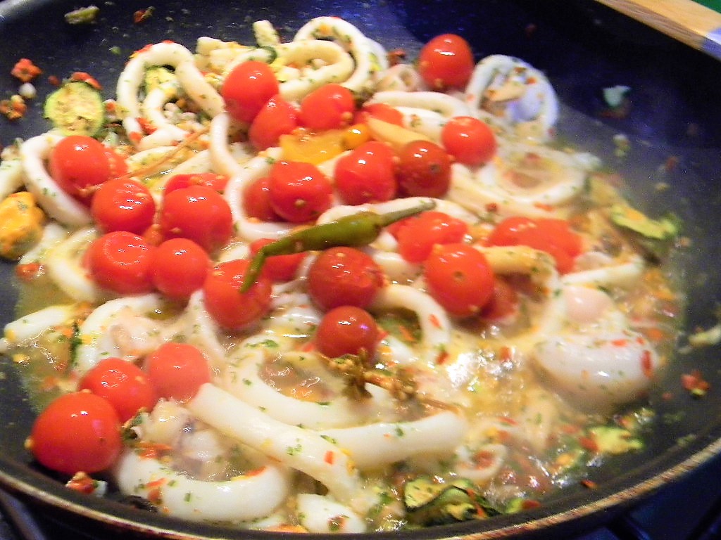 Linguini siciliene cu fructe de mare