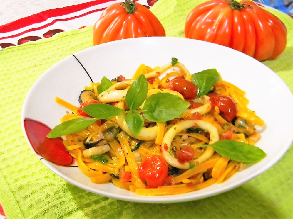 Linguini siciliene cu fructe de mare