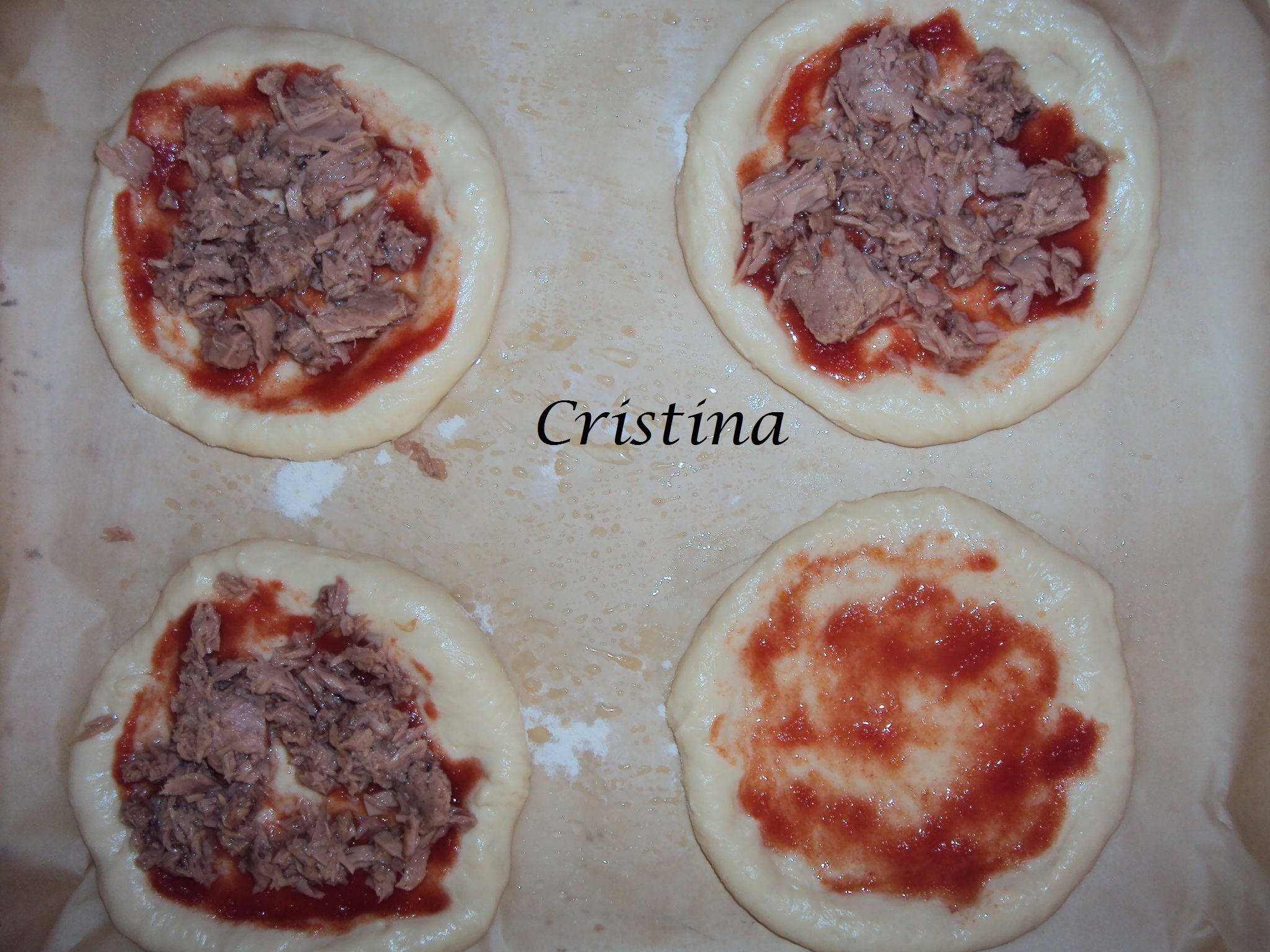 Mini- pizza cu ton