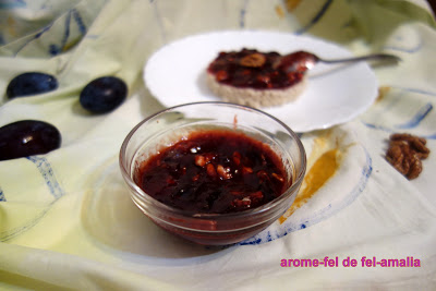 Dulceata bunicii (de prune cu nuci )