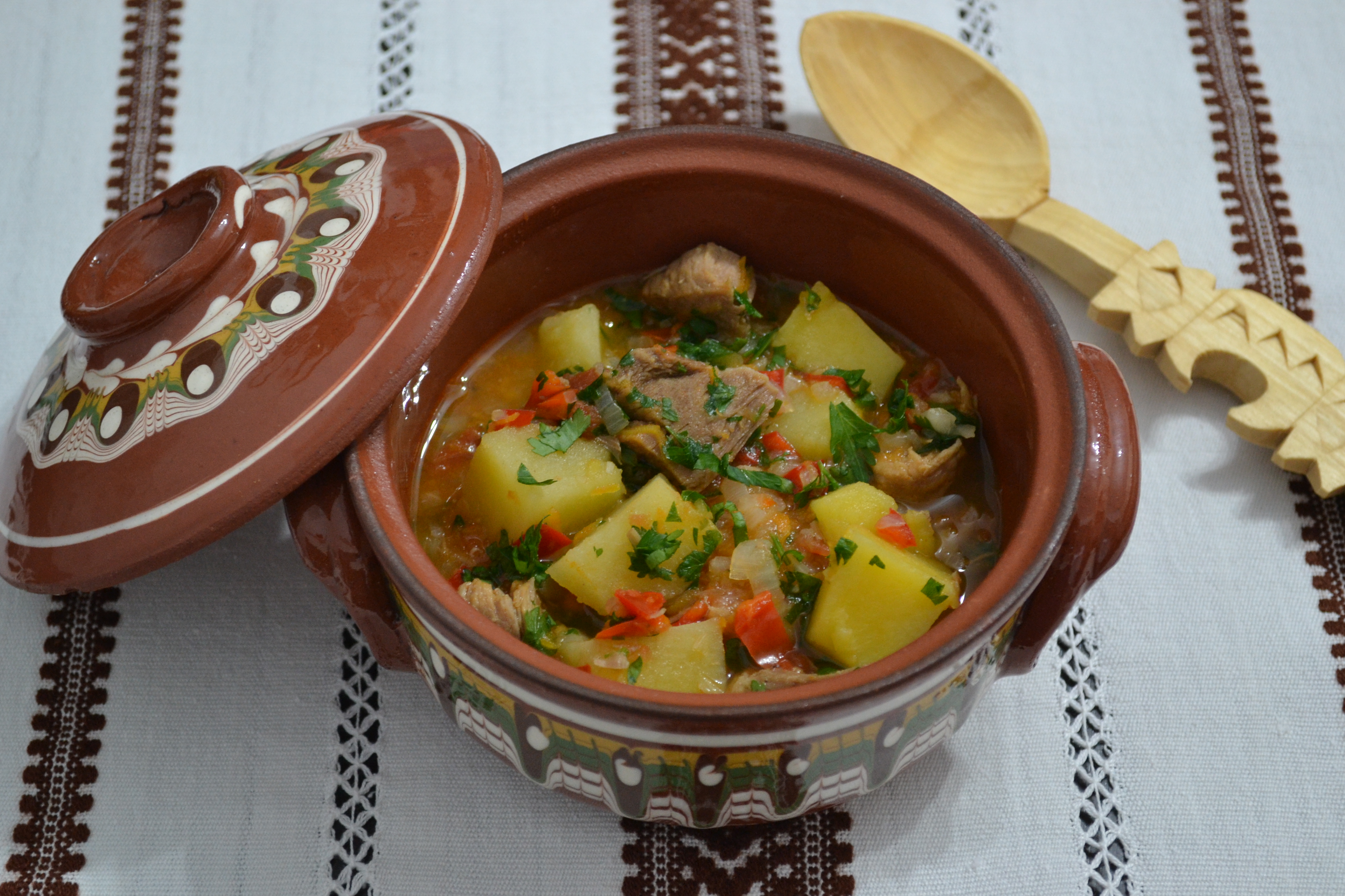 Carne de vitel in sos de legume