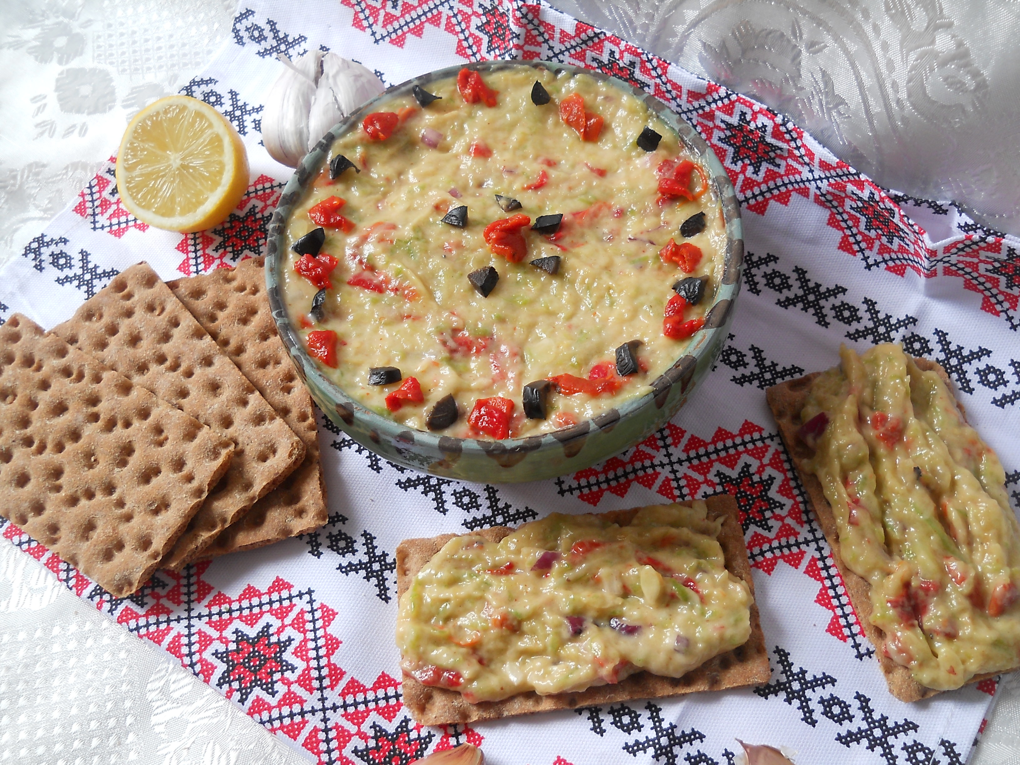 Salata de dovlecei cu ardei copt