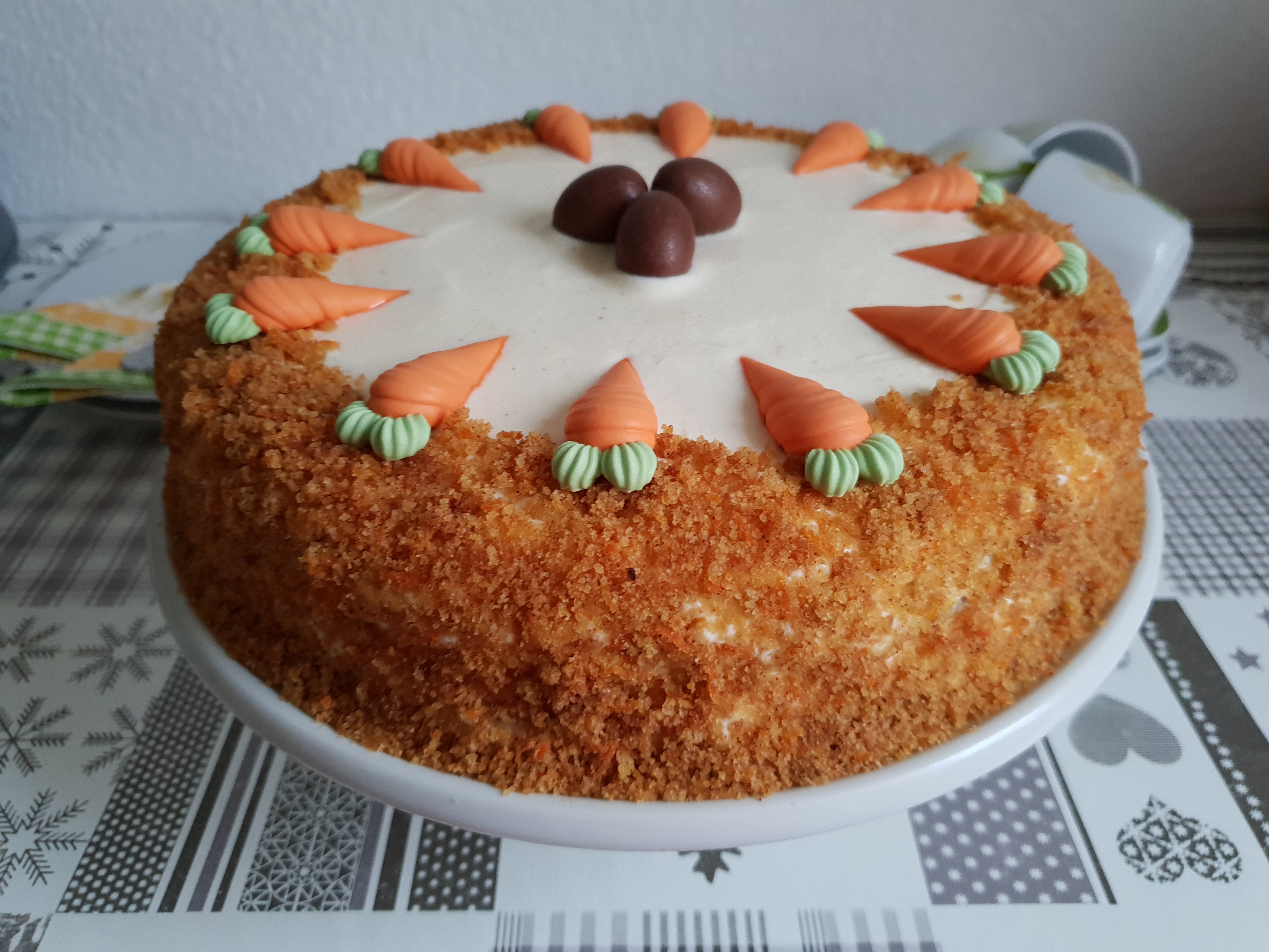 Desert tort cu morcovi - Carrot cake