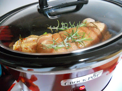 Rulada din fleica de porc, cu carne tocata la slow cooker Crock-Pot