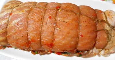 Rulada din fleica de porc, cu carne tocata la slow cooker Crock-Pot
