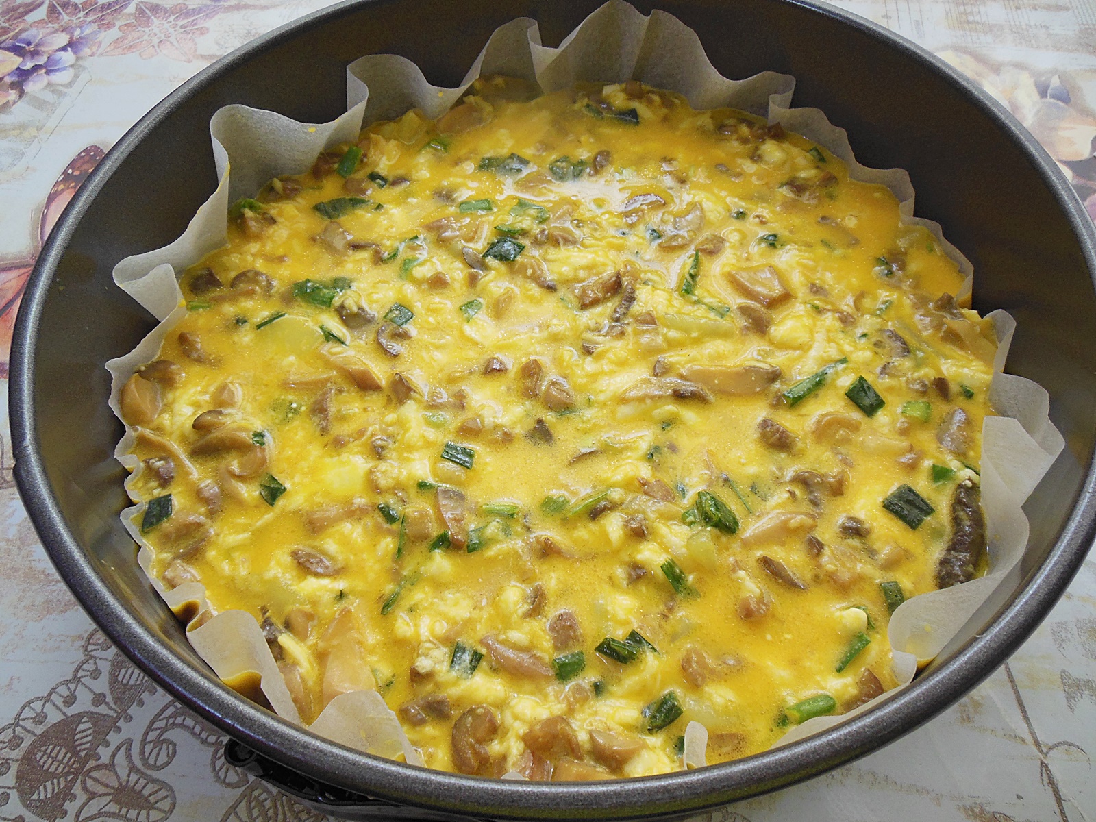 Aperitiv omleta cu cartofi si ciuperci la cuptor