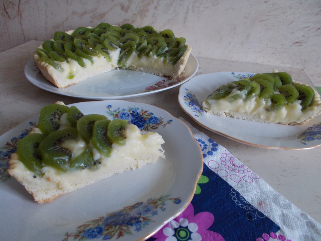 Desert tarta cu crema de lamaie si kiwi -reteta nr. 300