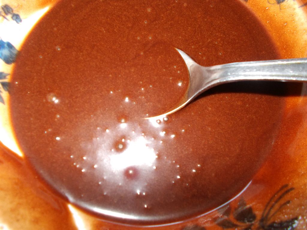 Desert negresa de post cu cirese si glazura de cacao