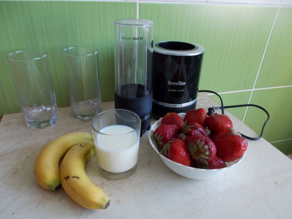 Smoothie & Milkshake de banane si capsuni