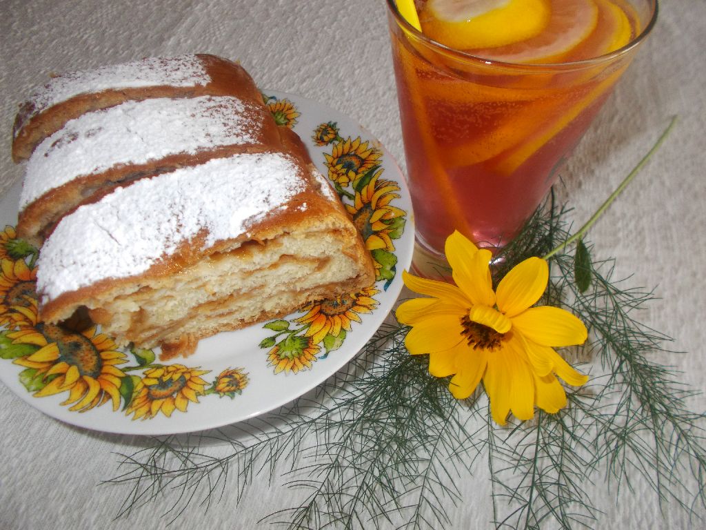 Desert strudel de post cu mere de vara