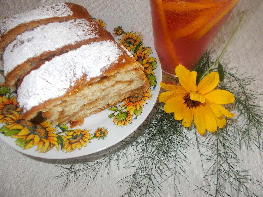 Desert strudel de post cu mere de vara