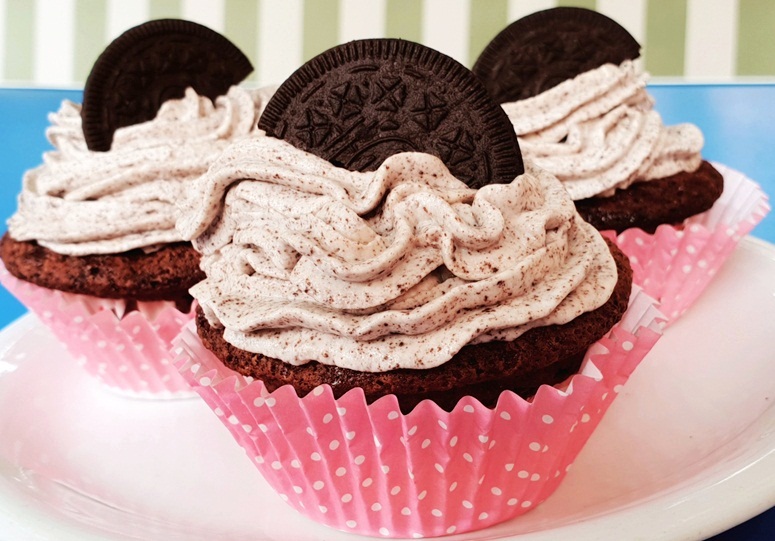 Desert Oreo cupcakes