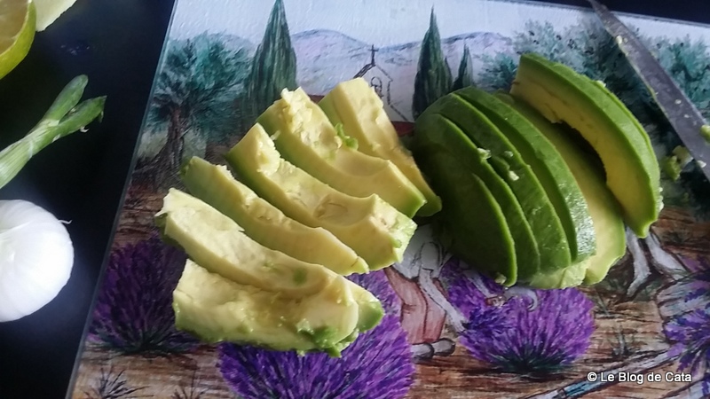 Frigarui de creveti si scoici Saint Jacques, cu sos de avocado