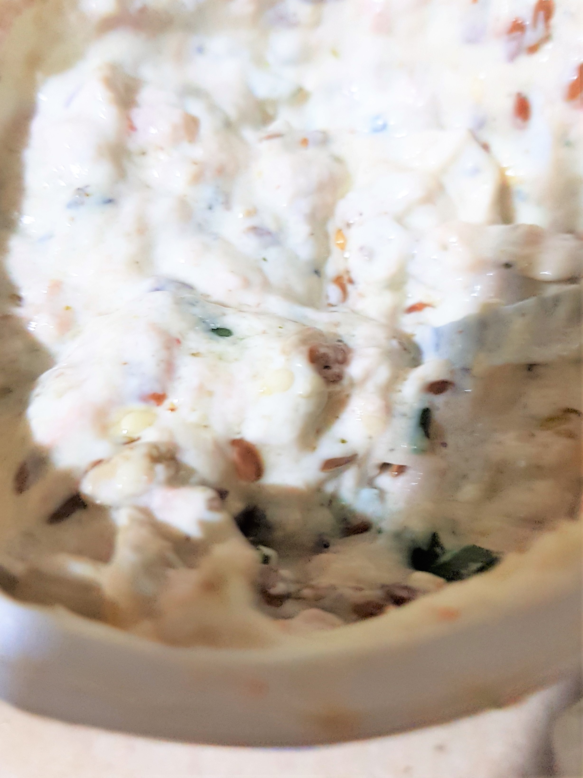 Salata de ton cu iaurt si seminte