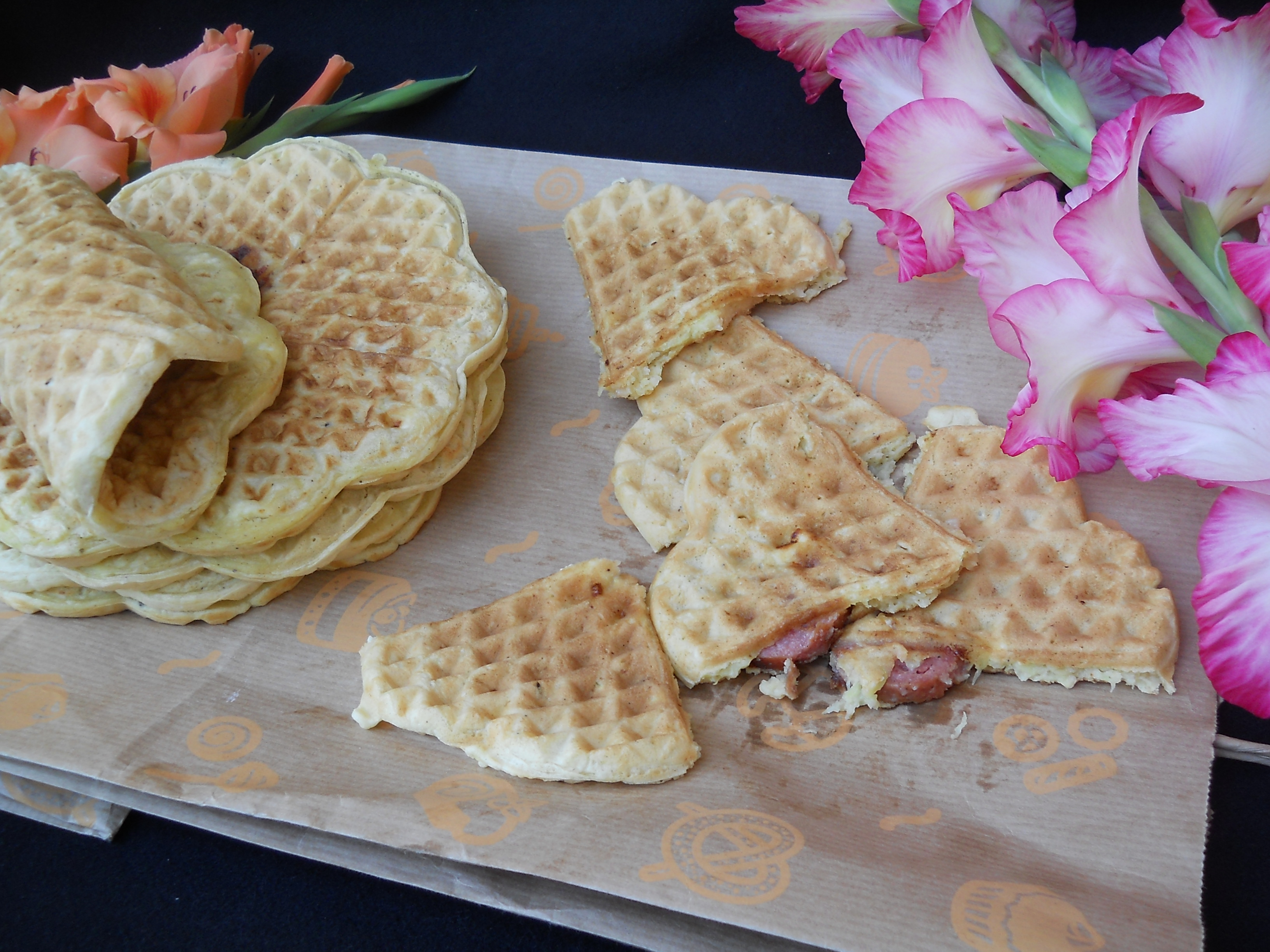 Aperitiv waffles sarate cu dovlecei