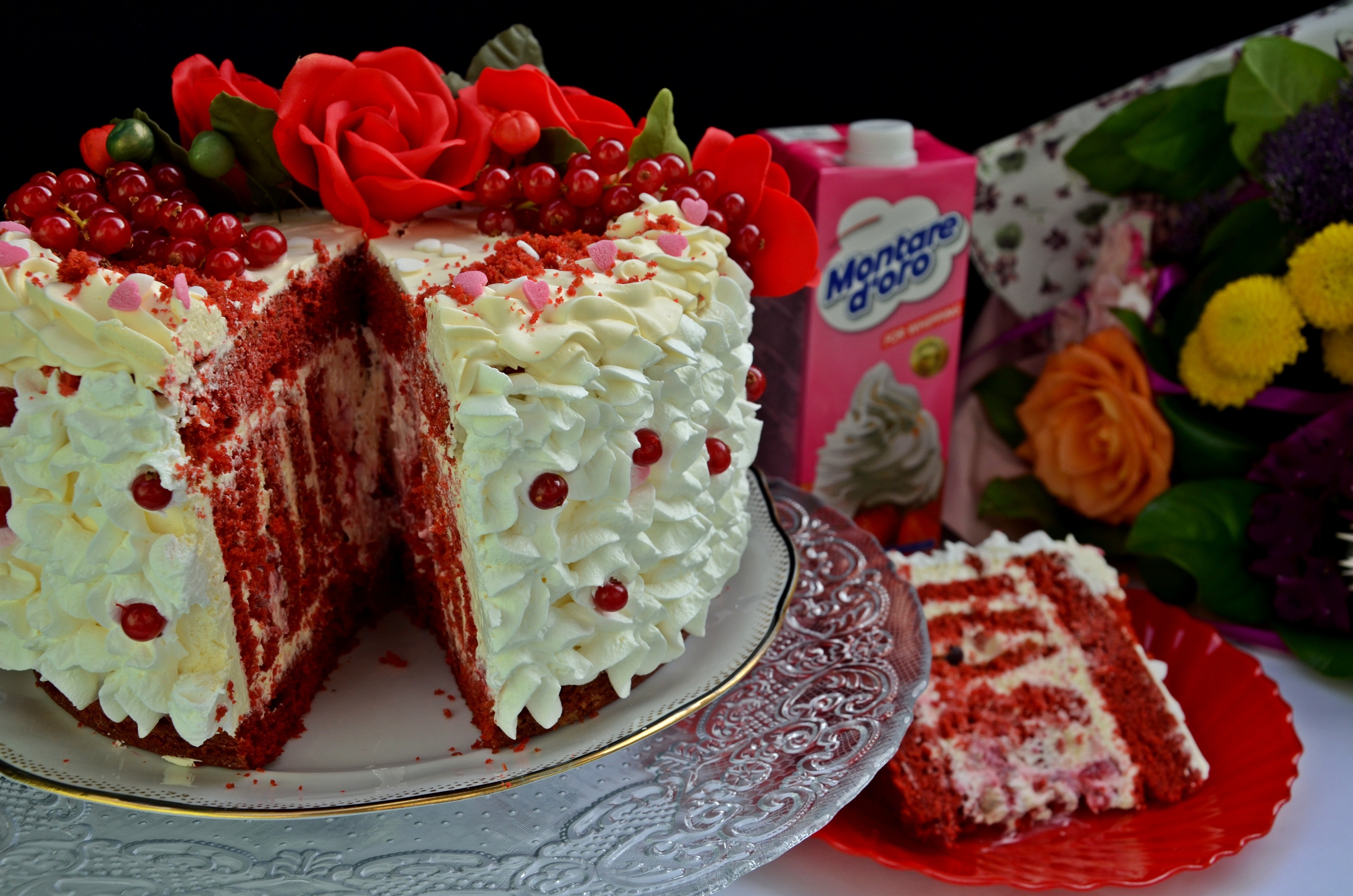 Tort Red Velvet, cu crema de branza si lamaie