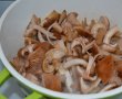 Gnocchi din cartofi mov, cu ghebe sotate si cipsuri-6