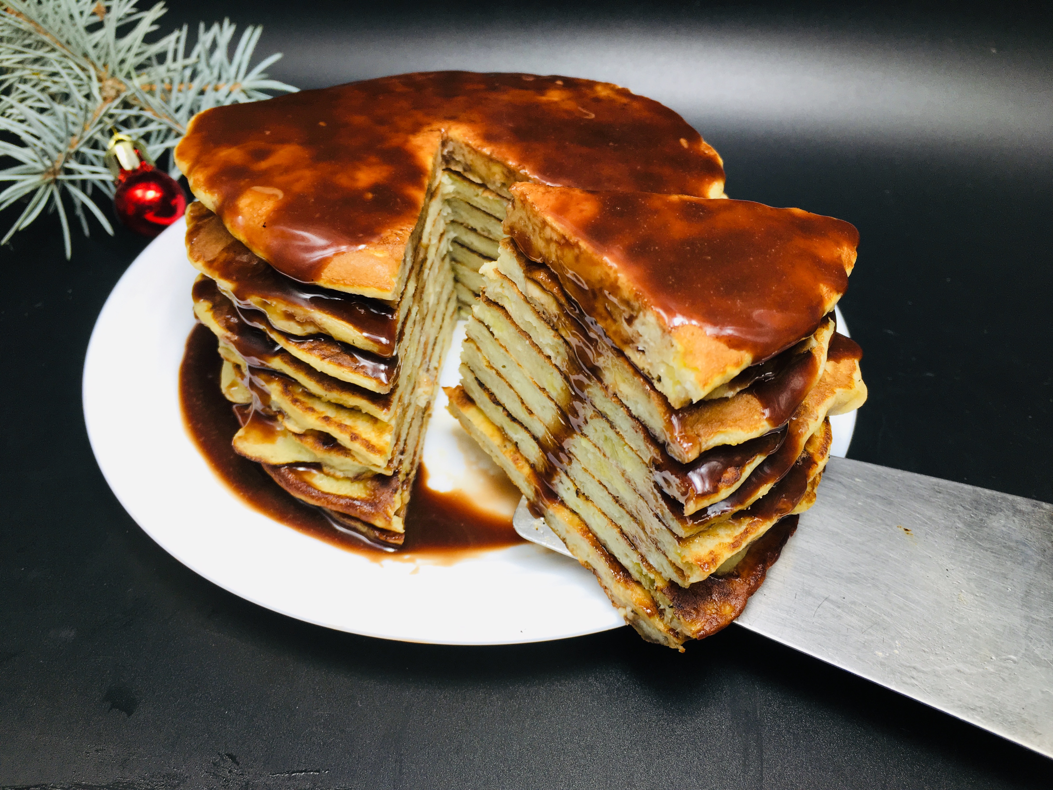 Desert pancakes cu banane si ciocolata