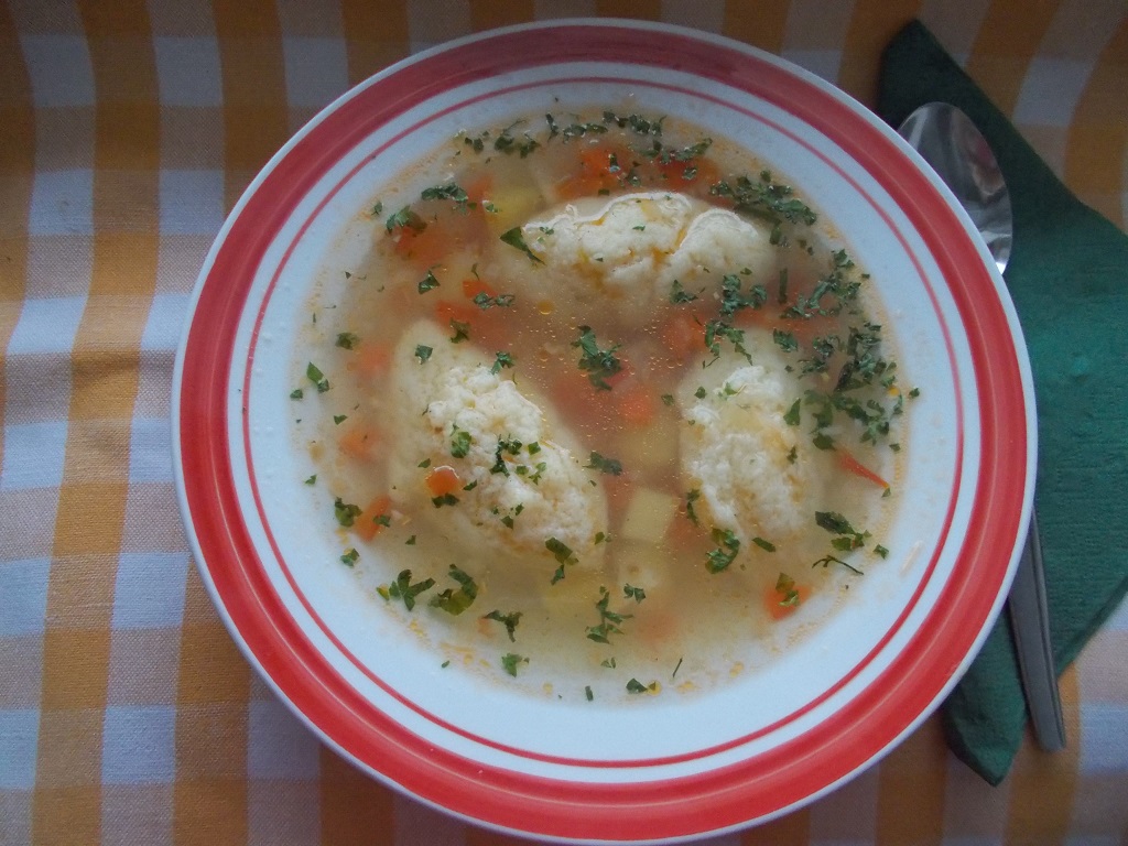 Supa de legume, cu galuste de gris