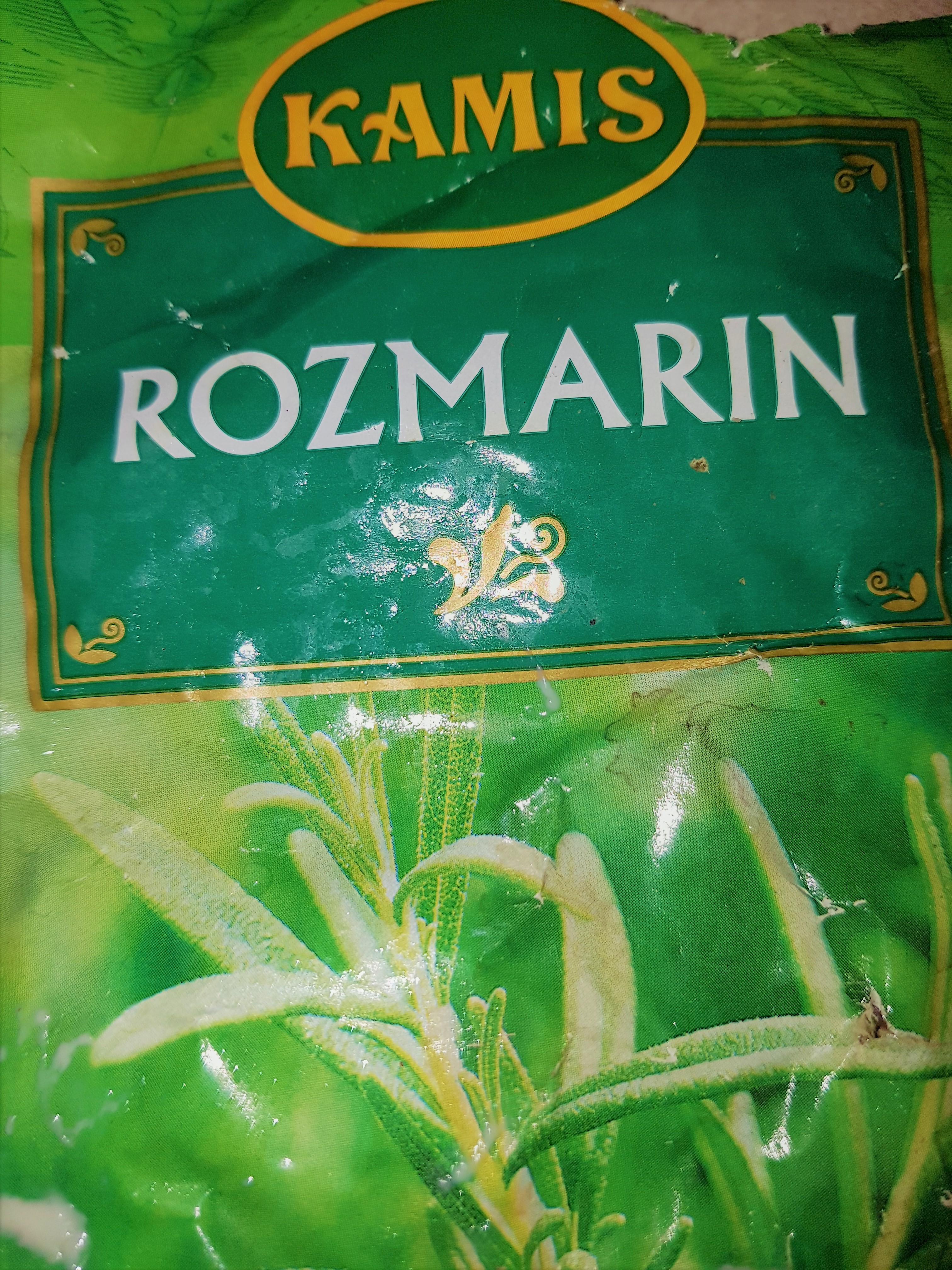 Focaccia cu carnat si rozmarin