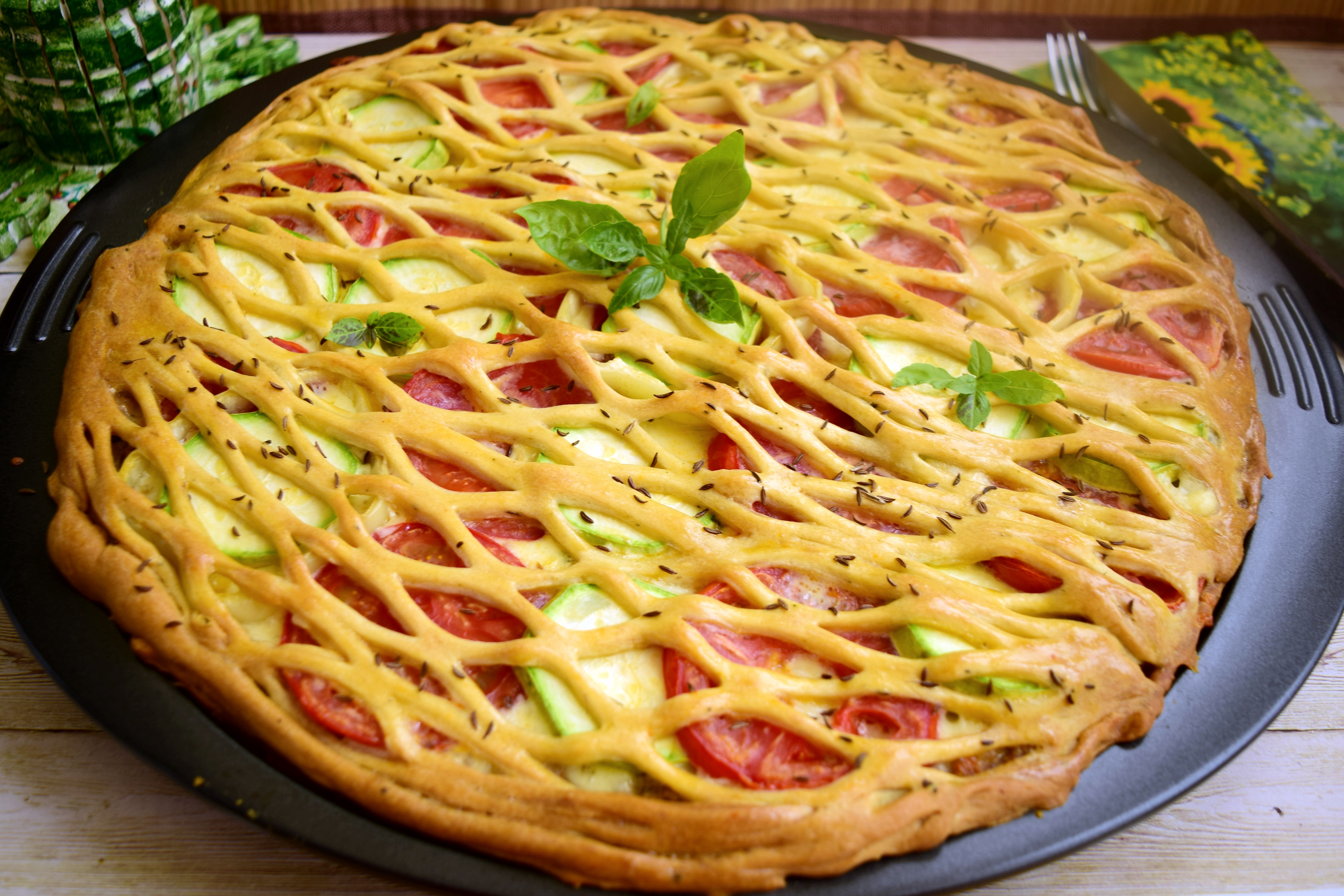 Tarta cu carne tocata, mozzarella si legume