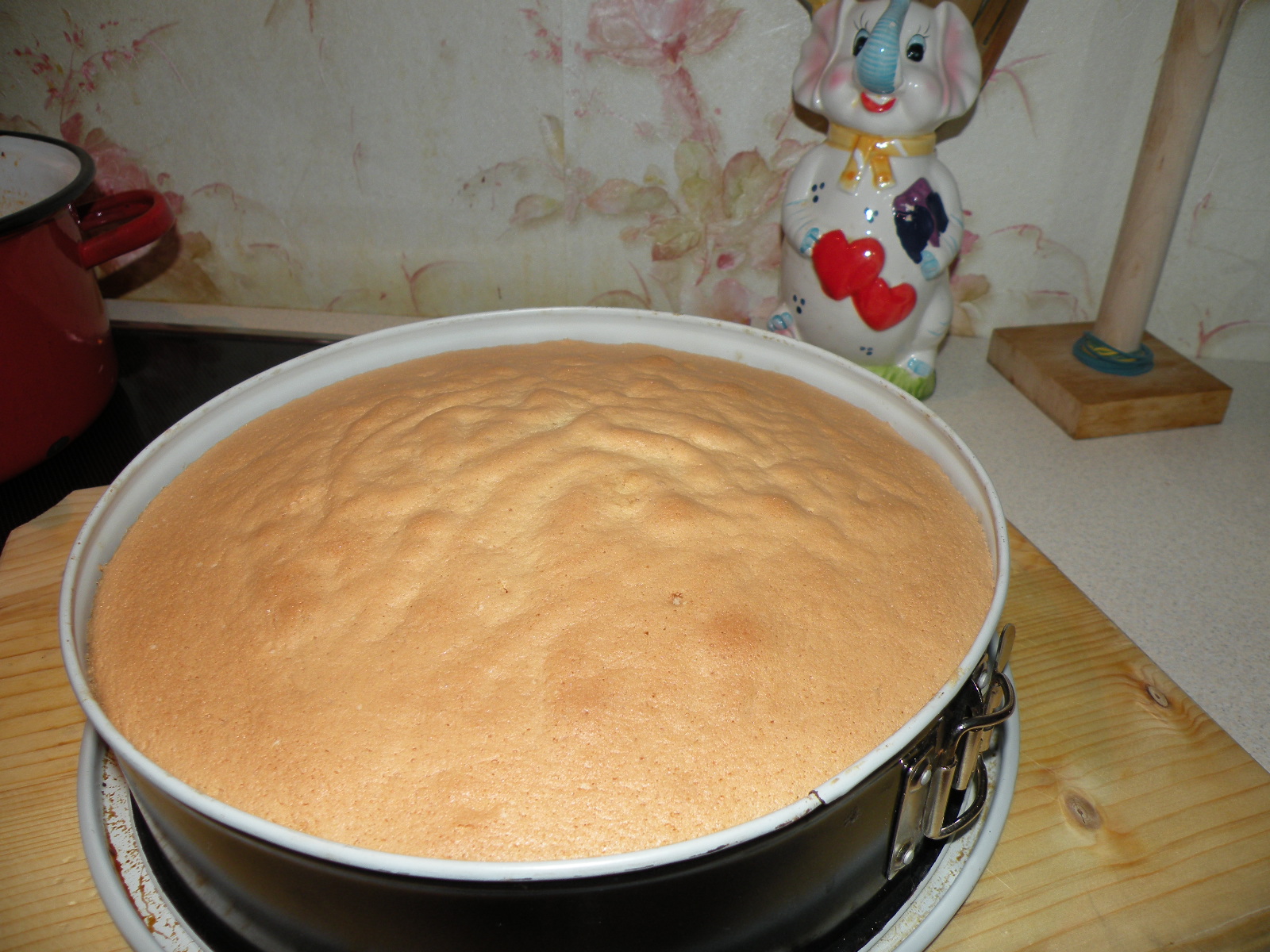 Desert tort cu crema de ciocolata,de cafea si capsuni