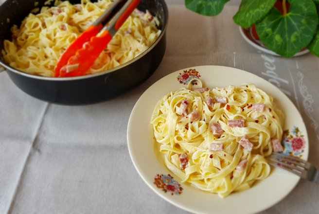 Tagliatelle cu sunculita taraneasca si sos de smantana