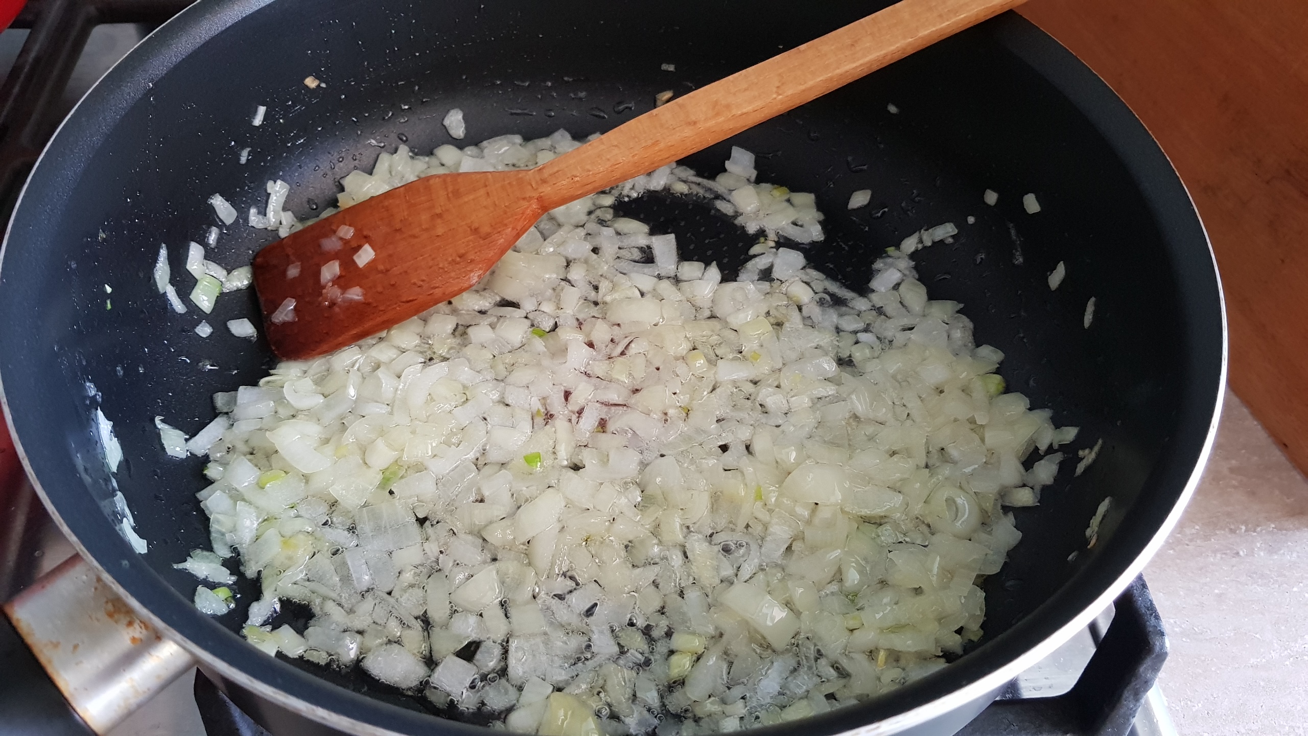 Paste cu carne tocata de porc, la cuptor