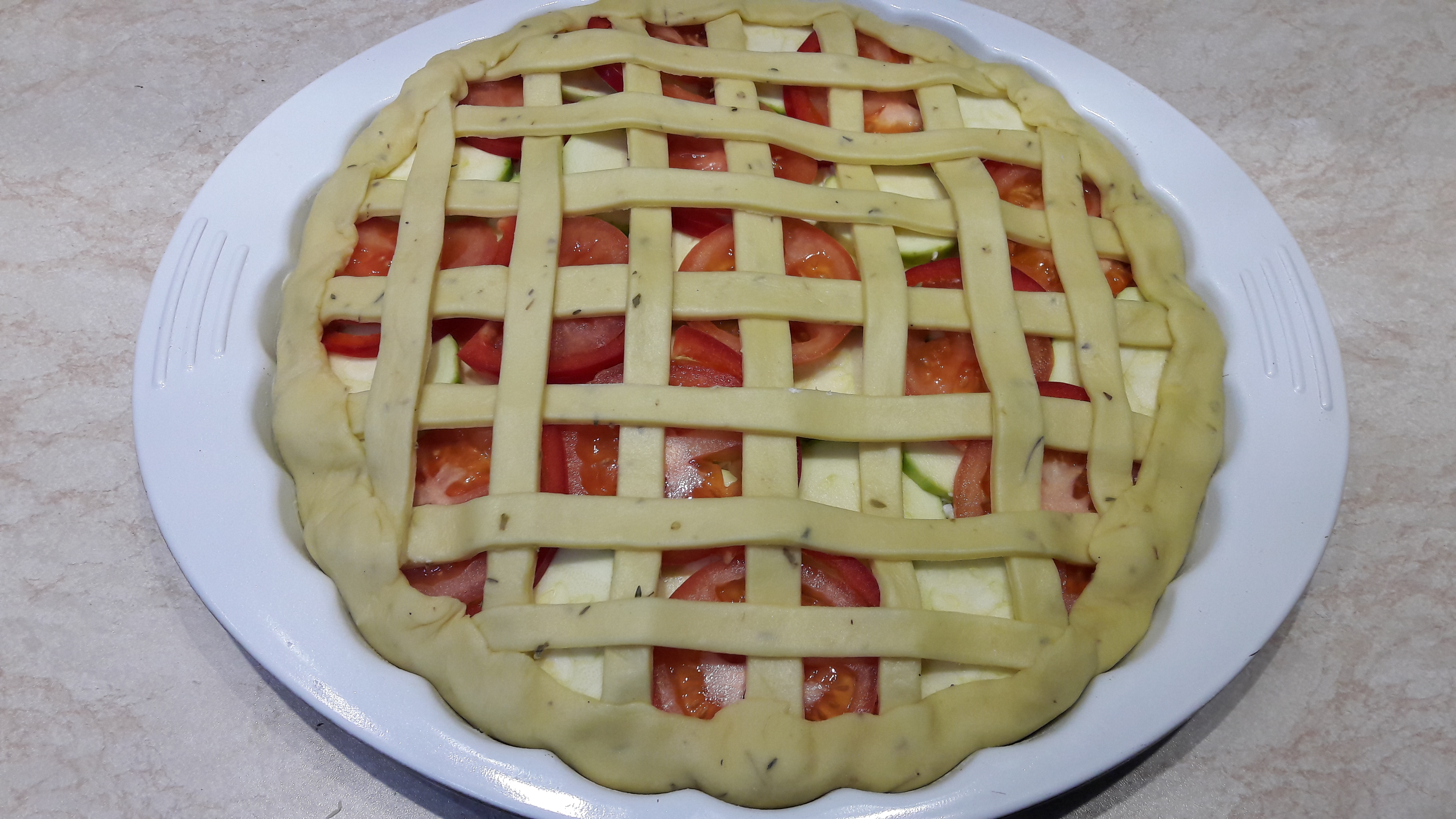 Tarta cu carne tocata, mozzarella si legume