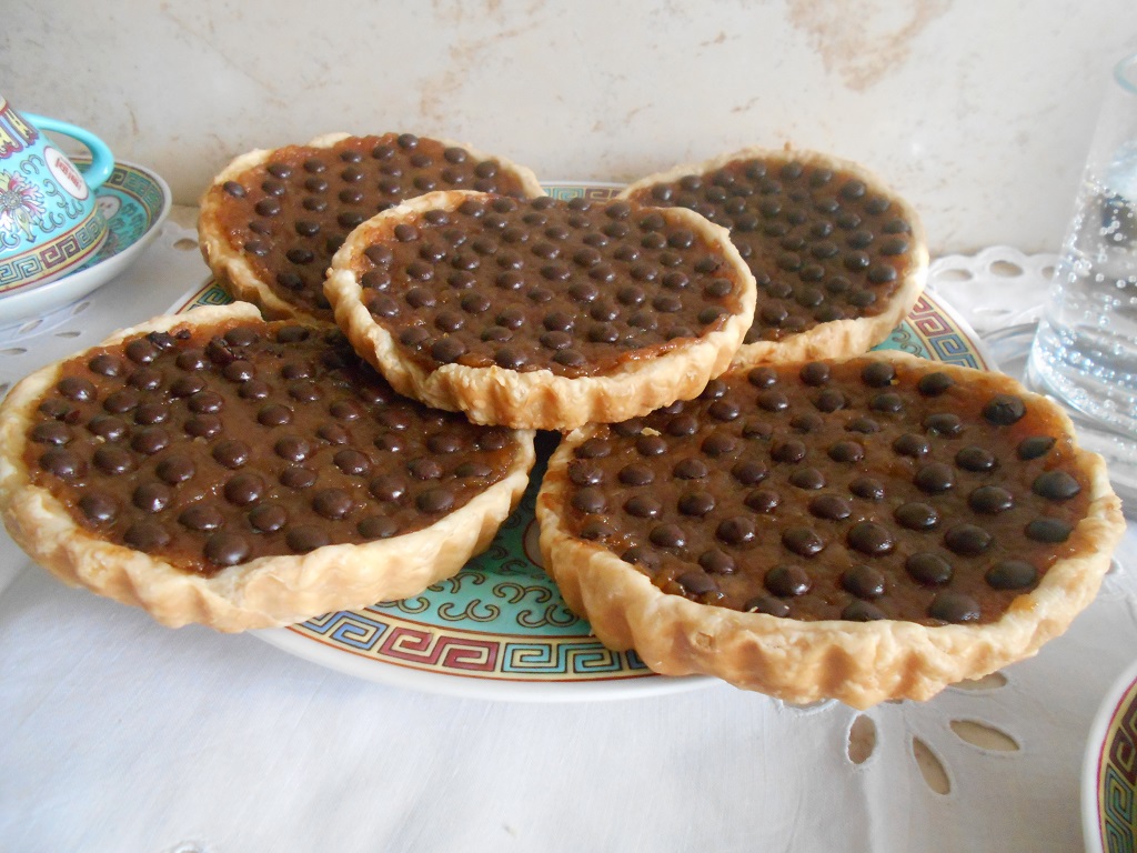 Desert mini tarte cu mere si ciocolata