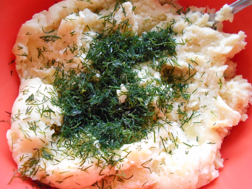 Bulgarasi de cartofi in sos alb, la cuptor