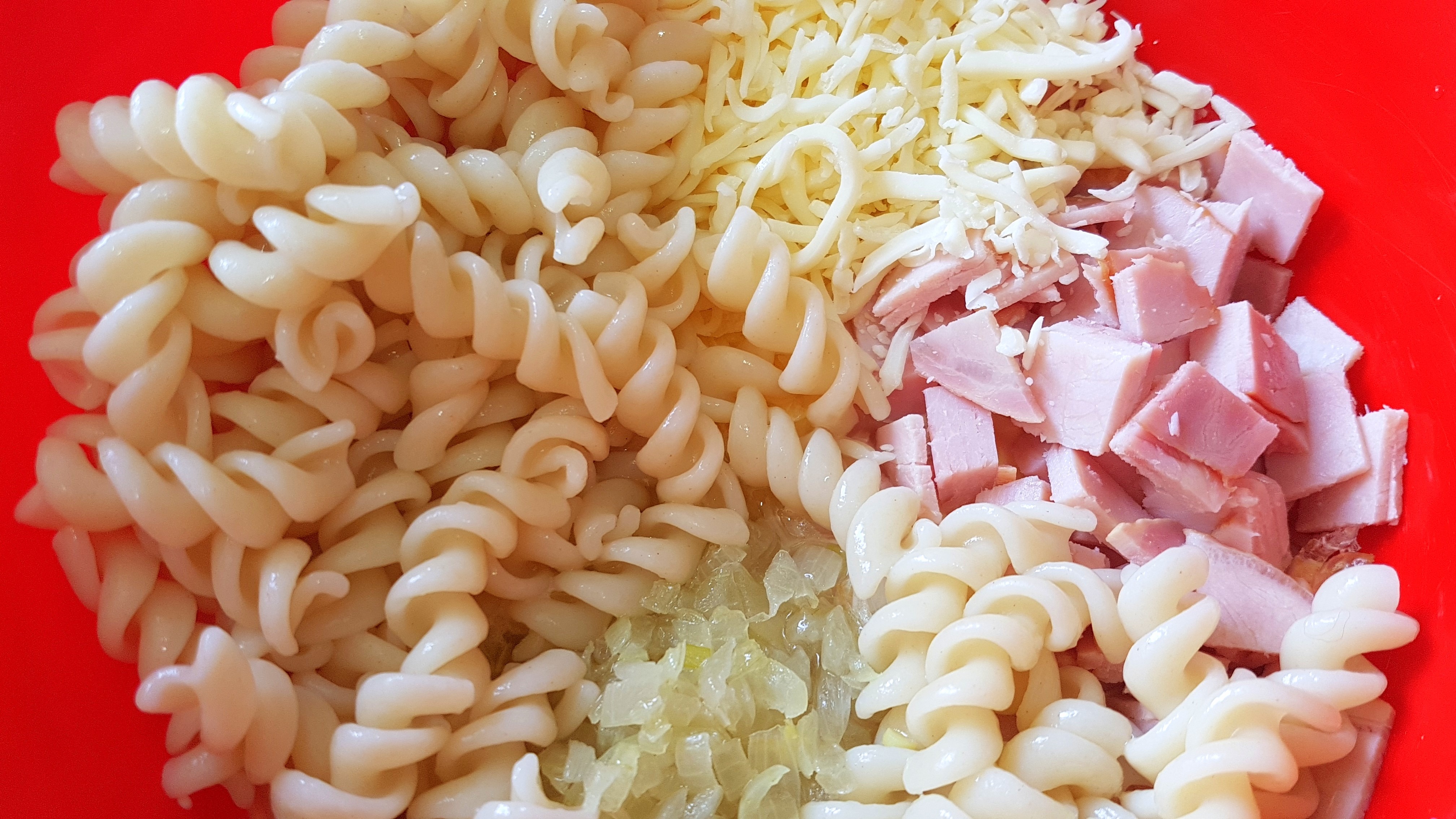 Fusilli cu muschi file si mozzarella, la cuptor