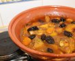 Tajine de pui cu prune si caise uscate-8