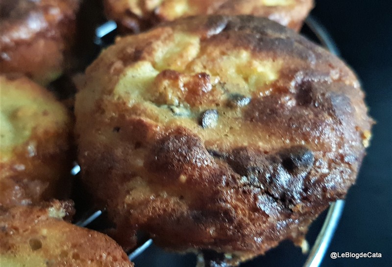 Desert muffin cu mere si nuci de caju (fara gluten, low carb)