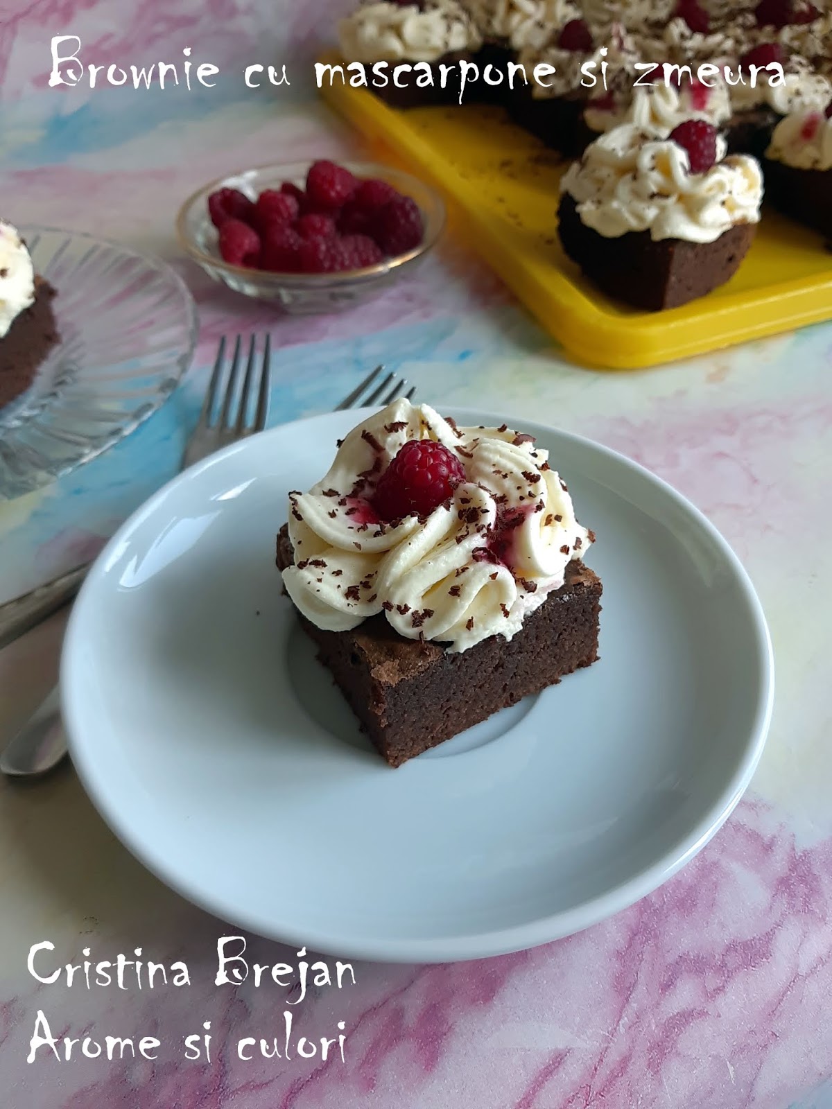 Desert brownie cu mascarpone si zmeura