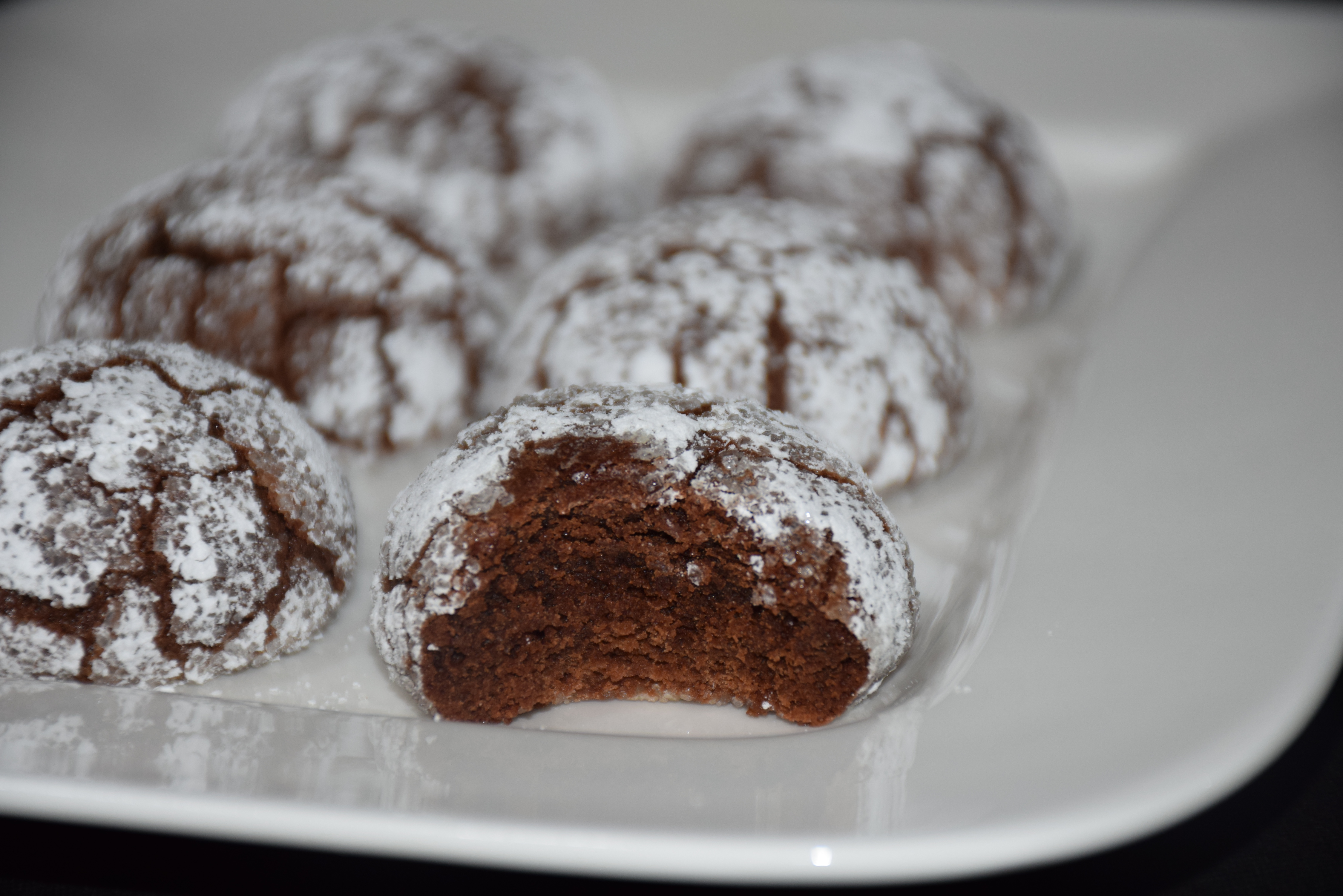 Desert chocolate crinkles